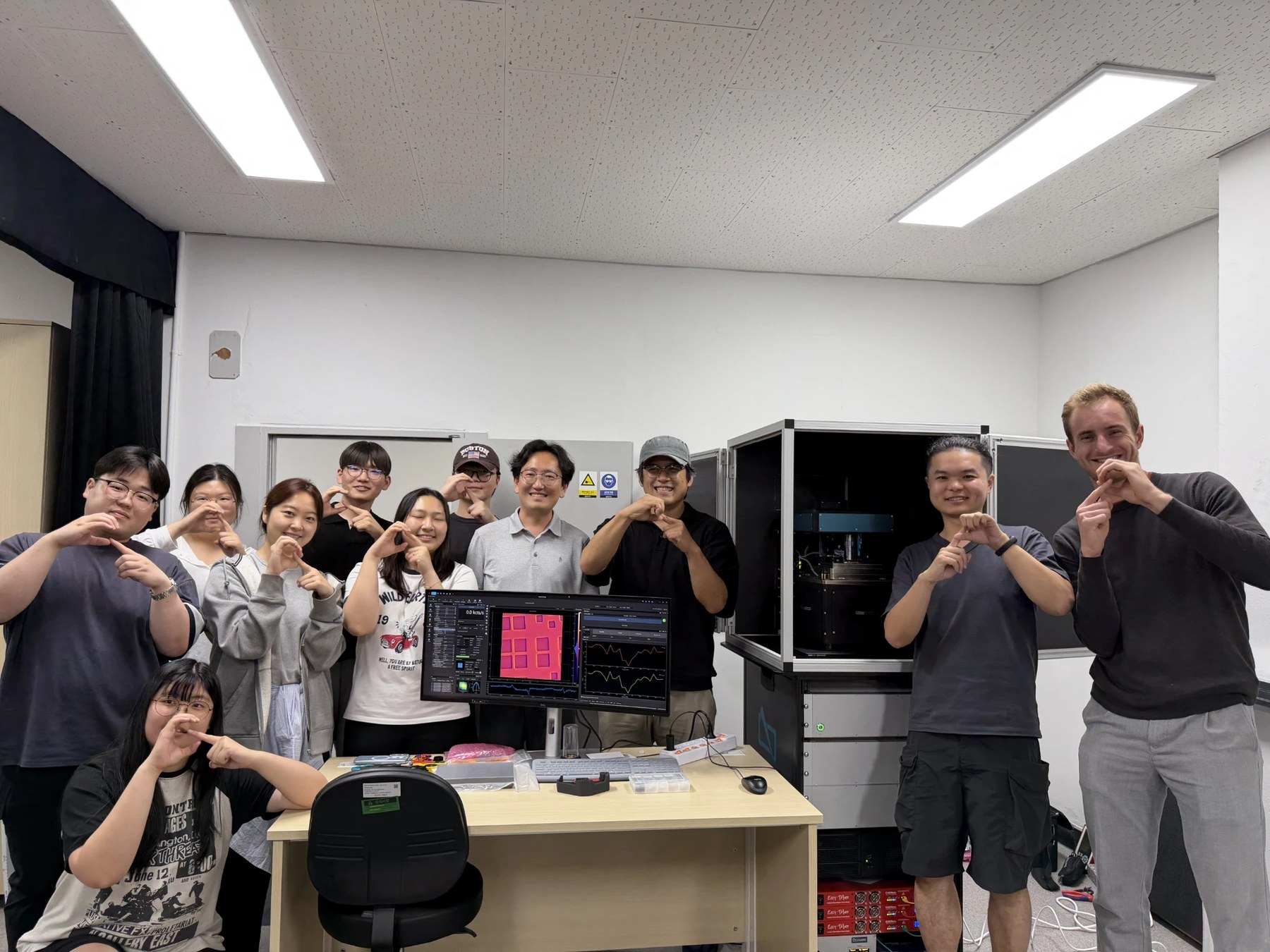 Korea's first QZabre NV scanning microscope installed at QUASAR Lab