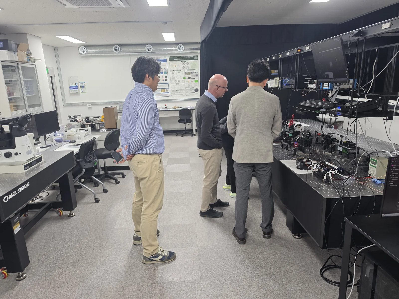 Prof. Amir Yacoby at the UOU Quantum Technology Forum 2026